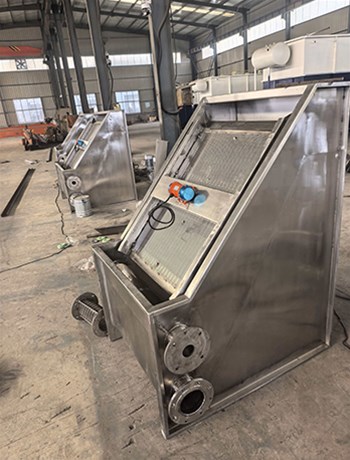 斜筛式粪便脱水机的工作原理